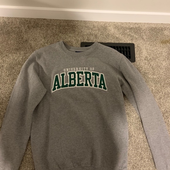 u of a sweater - Picture 1 of 2